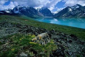 remote-alaska-hiking